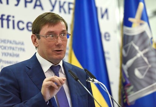 Луценко запевнив, що не збирається захищати військового прокурора сил АТО