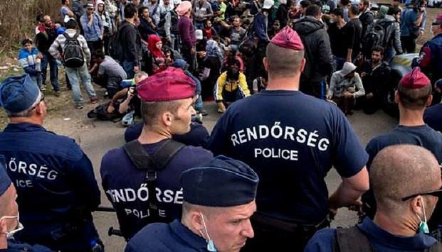10 мігрантів отримали вирок за штурм угорського кордону