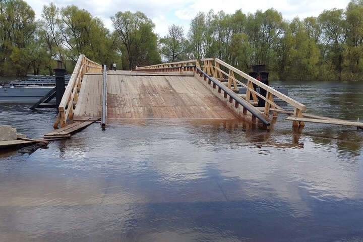 У Чернігівській області піднявся рівень води у річках: дороги затоплено