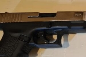 Пневматичний пістолет, конфіскований в отця Мілана Палковича на площі Святого Петра 5 травня 2024 року
